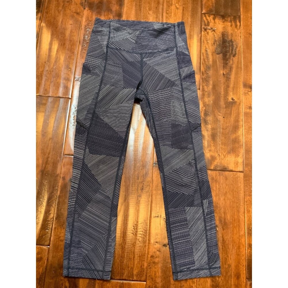 Lululemon Blue White Striped Cropped Athletic Yoga Leggings, Size 2